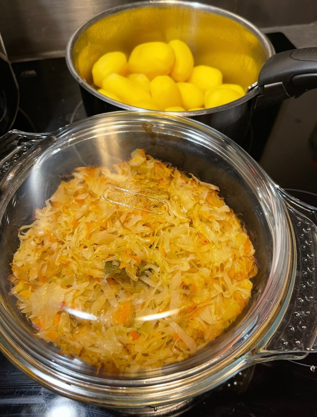 Tradiciškas raugintų kopūstų&nbsp;troškinys