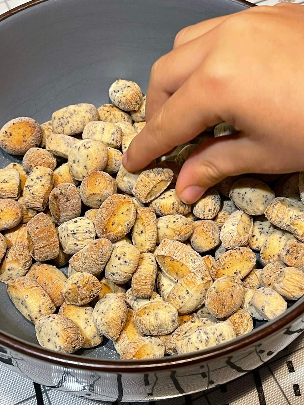 Tradiciniai kūčiukai su&nbsp;aguonomis