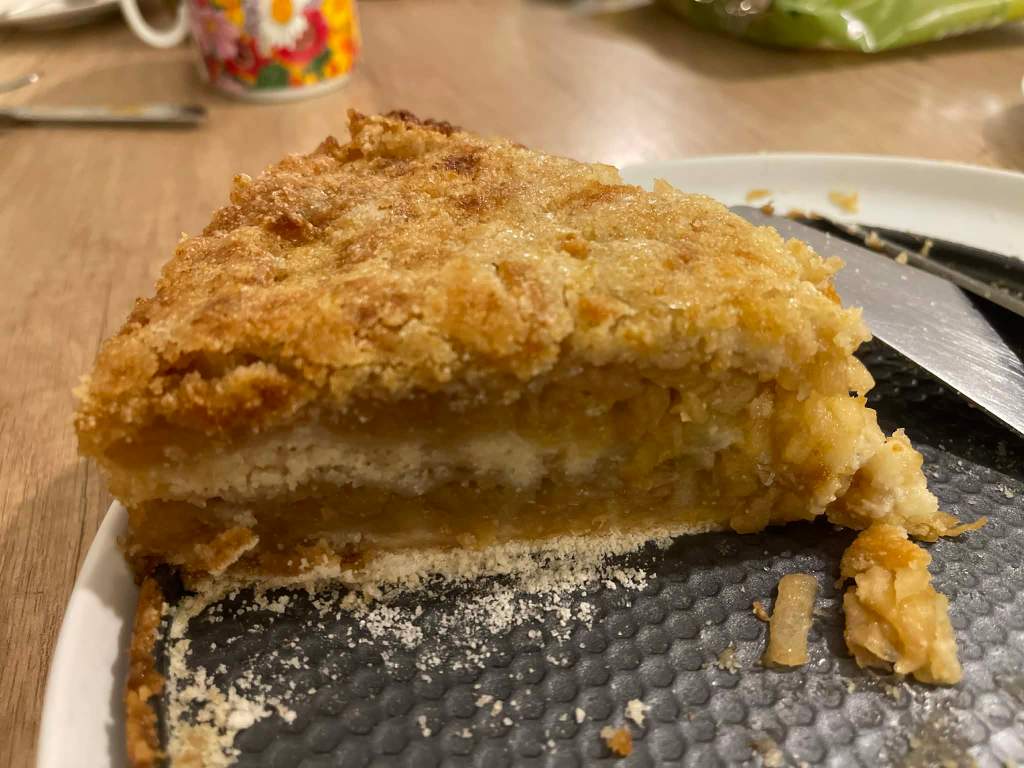 Obuolių pyragas su manais