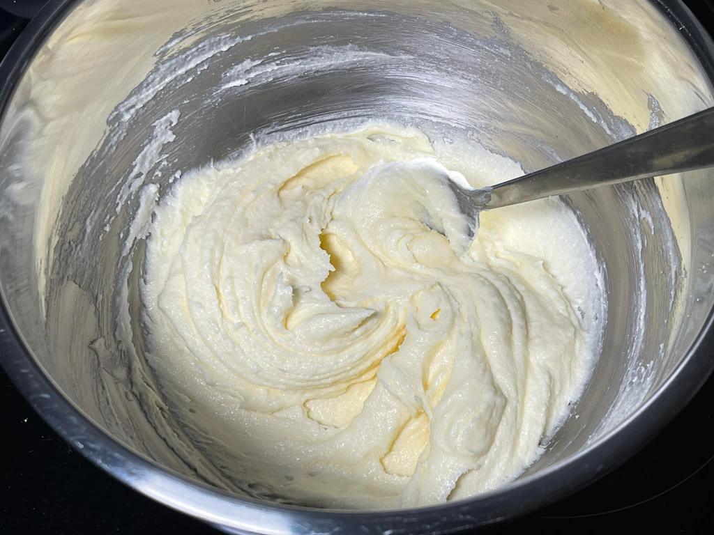 Citrininis keksas, sviestas išsuktas su cukrumi