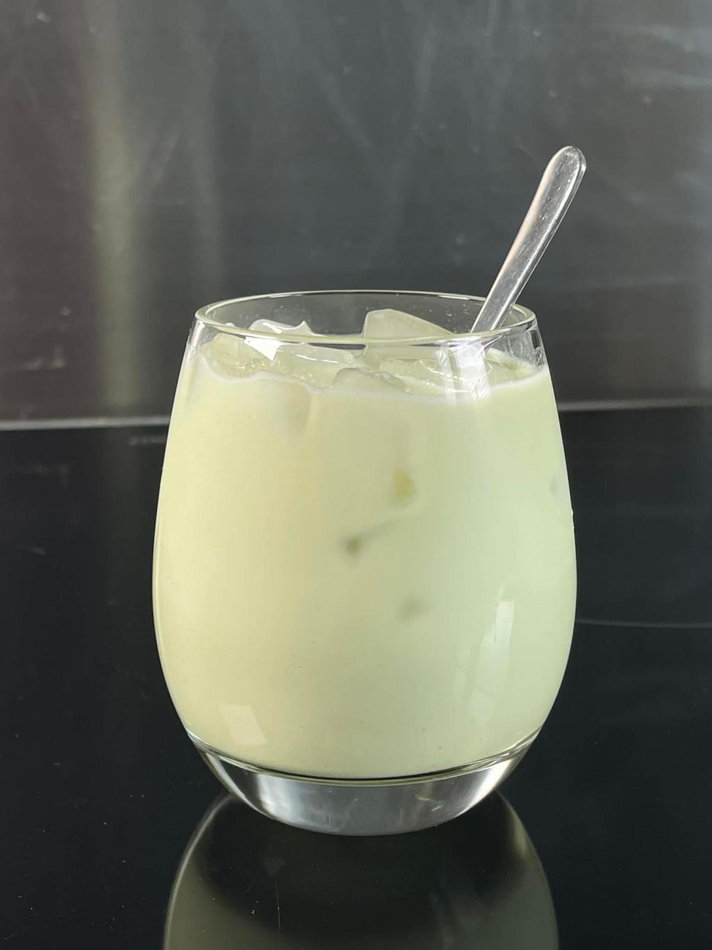 Ledinė matcha latte (Iced Matcha Latte)