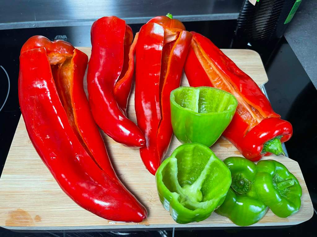 Išvalytos paprikos paruoštos įdarymui