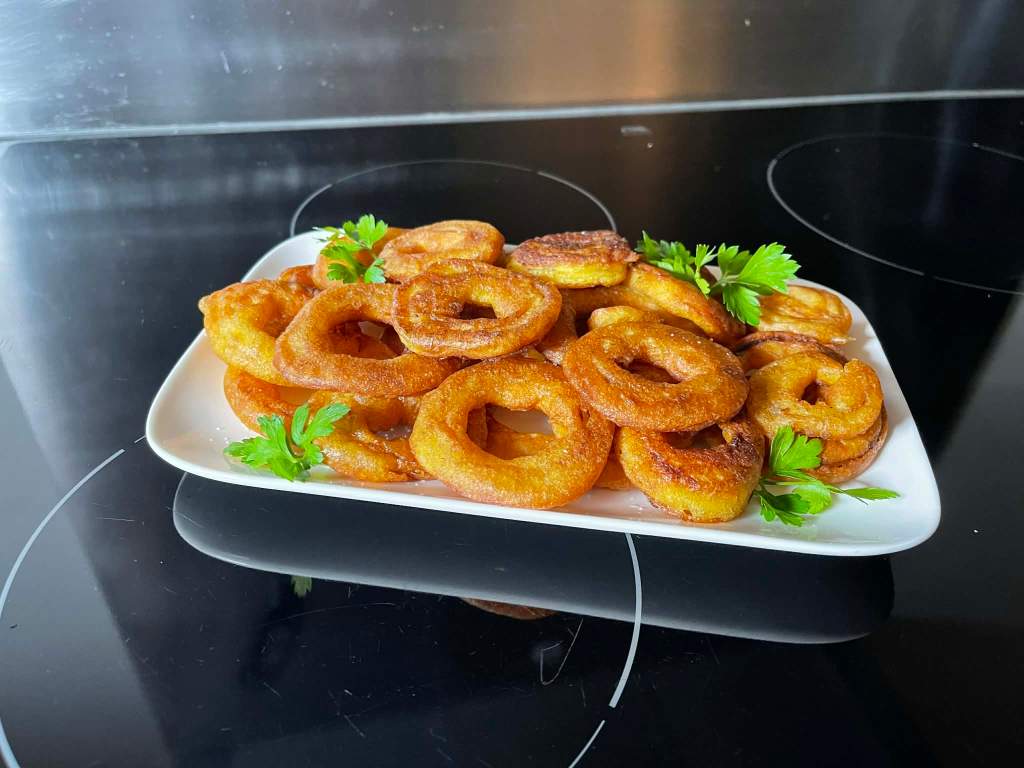 Svogūnų žiedai tešloje (Beignets&nbsp;d’oignon)