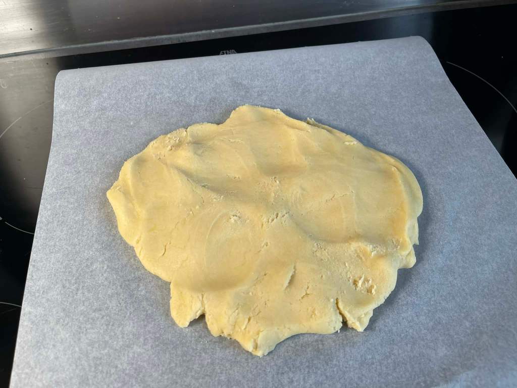 Jau paruošta smėlinė tešla, Pâte sablée