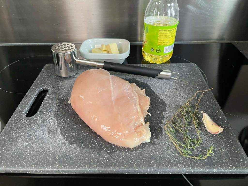 Svieste keptos vištienos krūtinėlės ingredientai