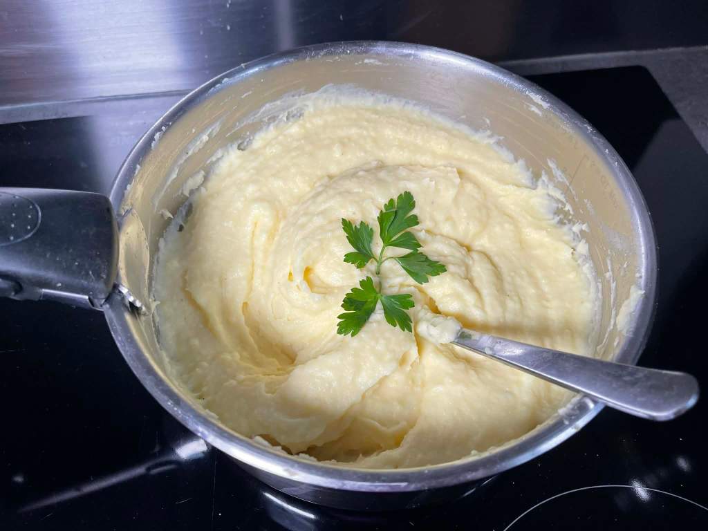 Bulvių košė puode