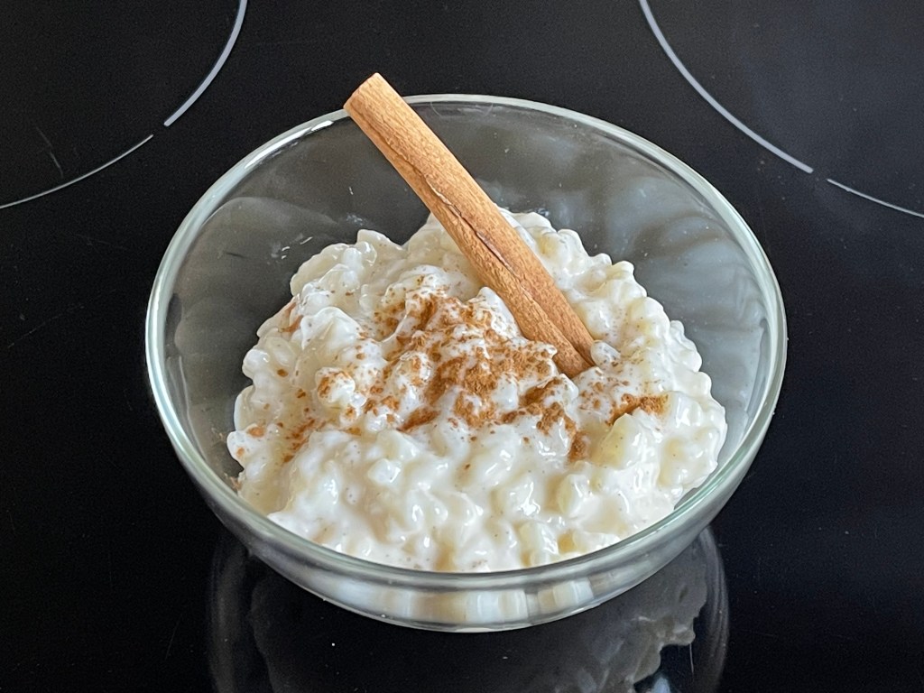Ryžių pudingas su cinamono lazdele