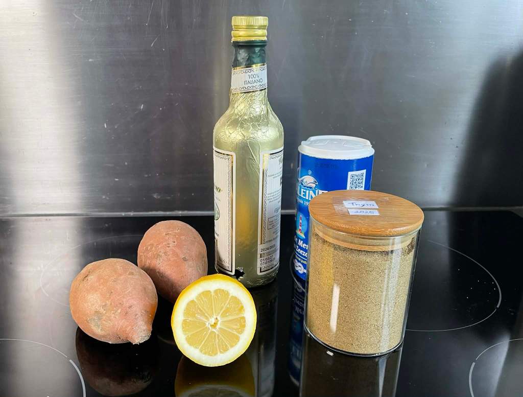 Orkaitėje keptų saldžiųjų bulvių ingredientai